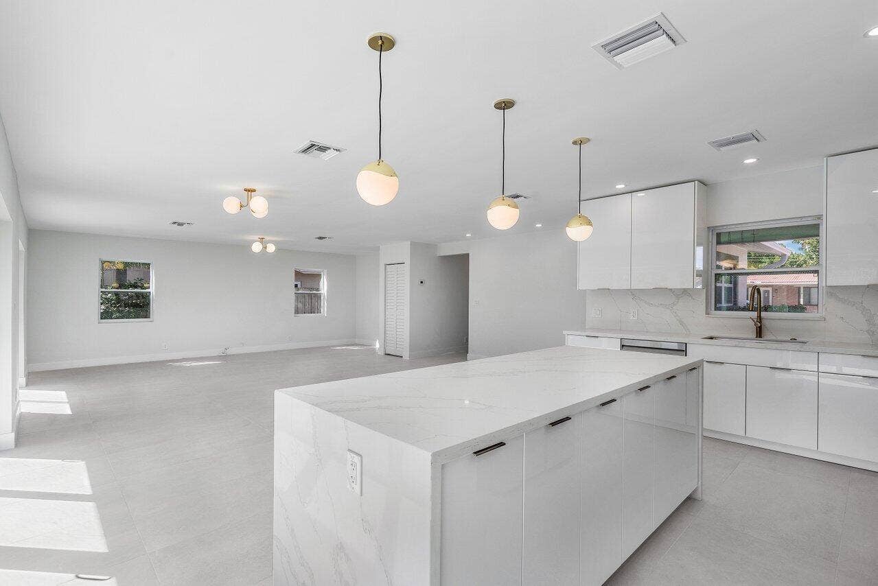 011-46Southwest9thAvenue-BocaRaton-FL-33