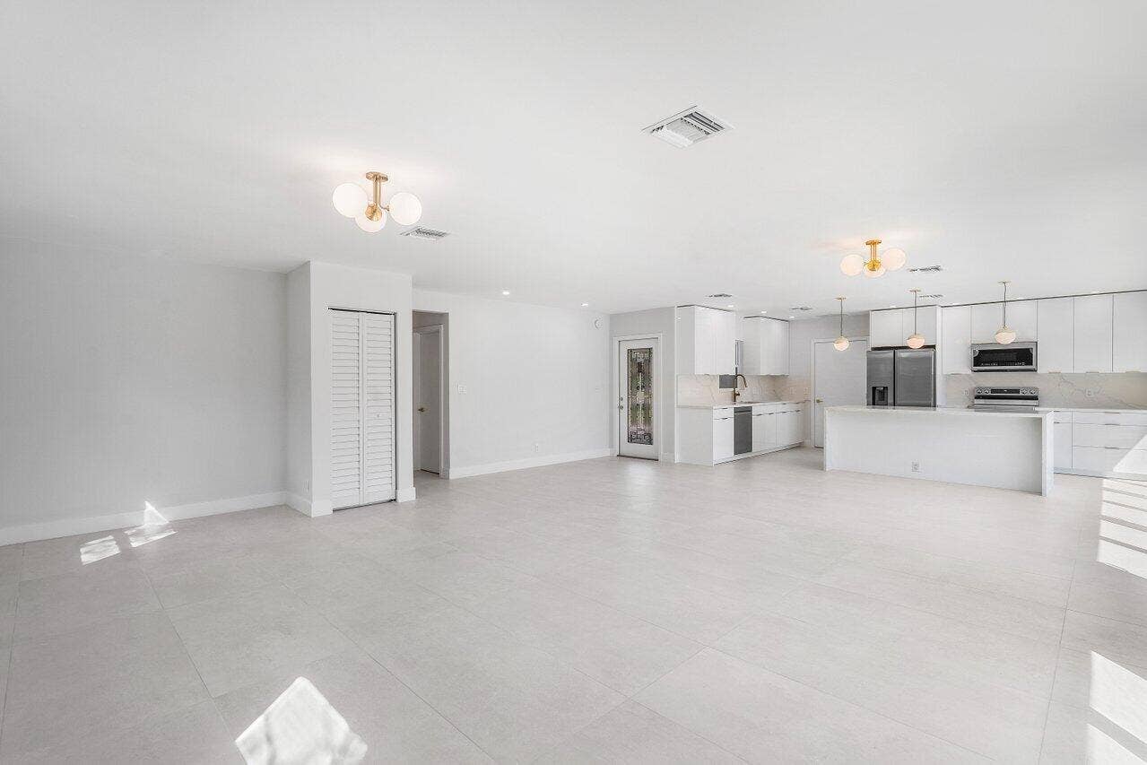 009-46Southwest9thAvenue-BocaRaton-FL-33