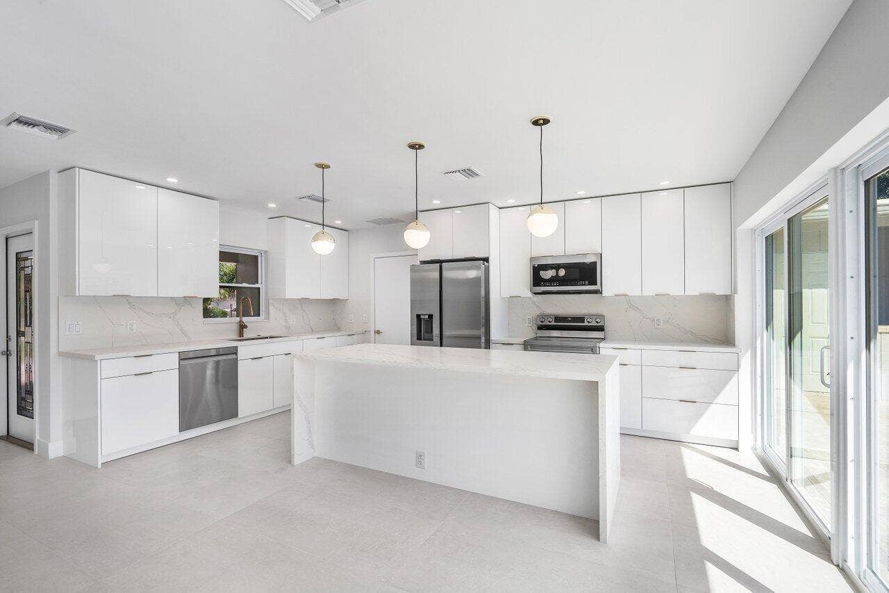 010-46Southwest9thAvenue-BocaRaton-FL-33