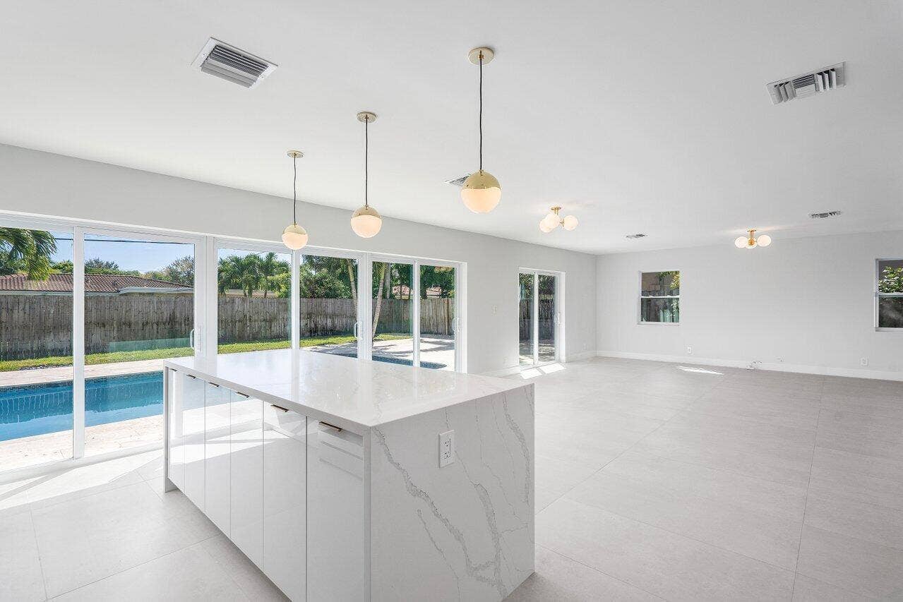 012-46Southwest9thAvenue-BocaRaton-FL-33