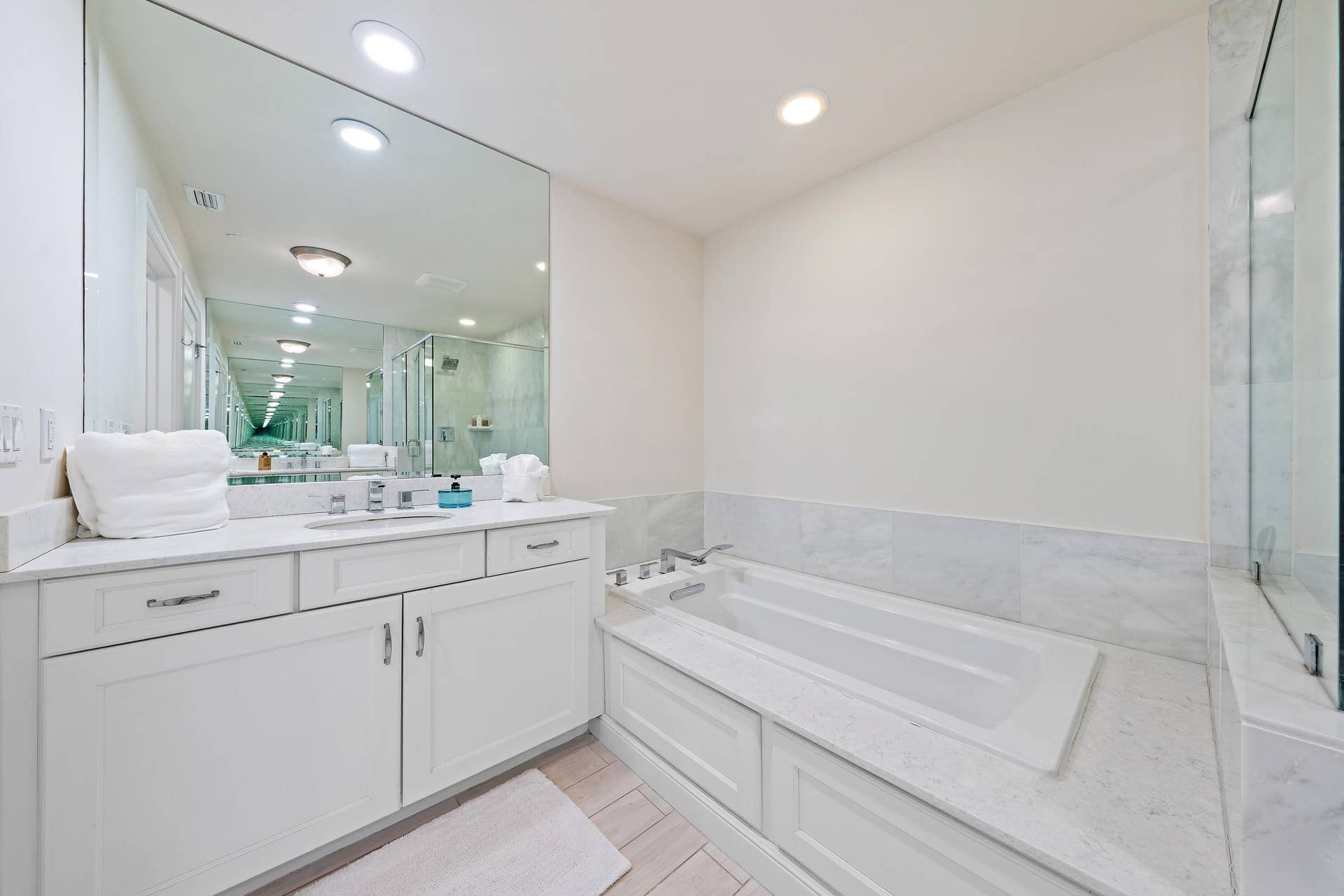 MLS - 432 Bay Colony Dr N-18