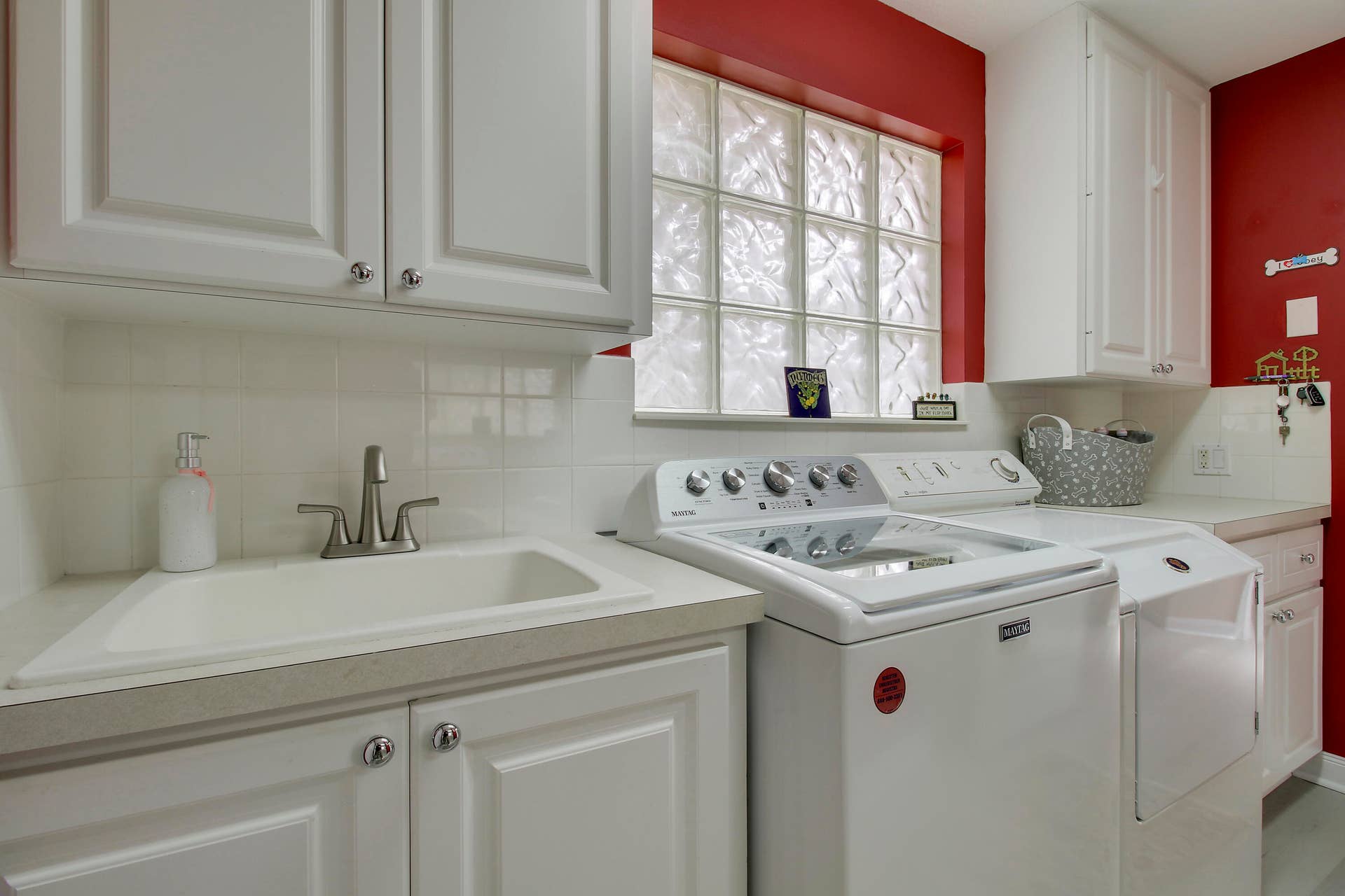 Fully size Laundry room