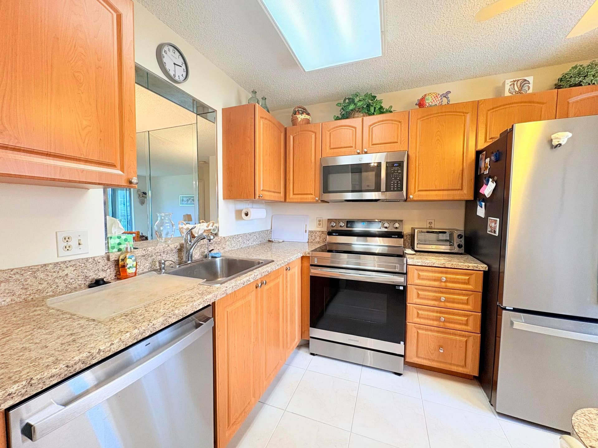 6935 HUNTINGTON Lane, #404, Delray Beach, FL 33446 IMG_3670