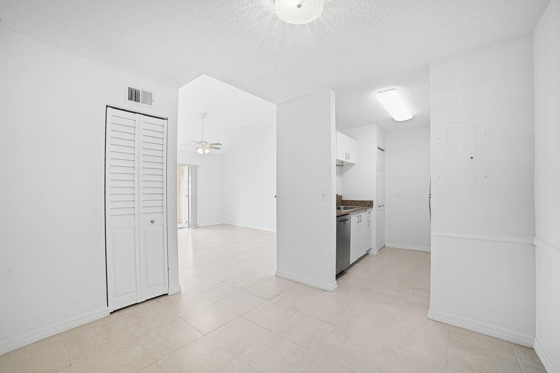 1743 Village Boulevard, #304, West Palm Beach, FL 33409 Dining Area-Kitchen