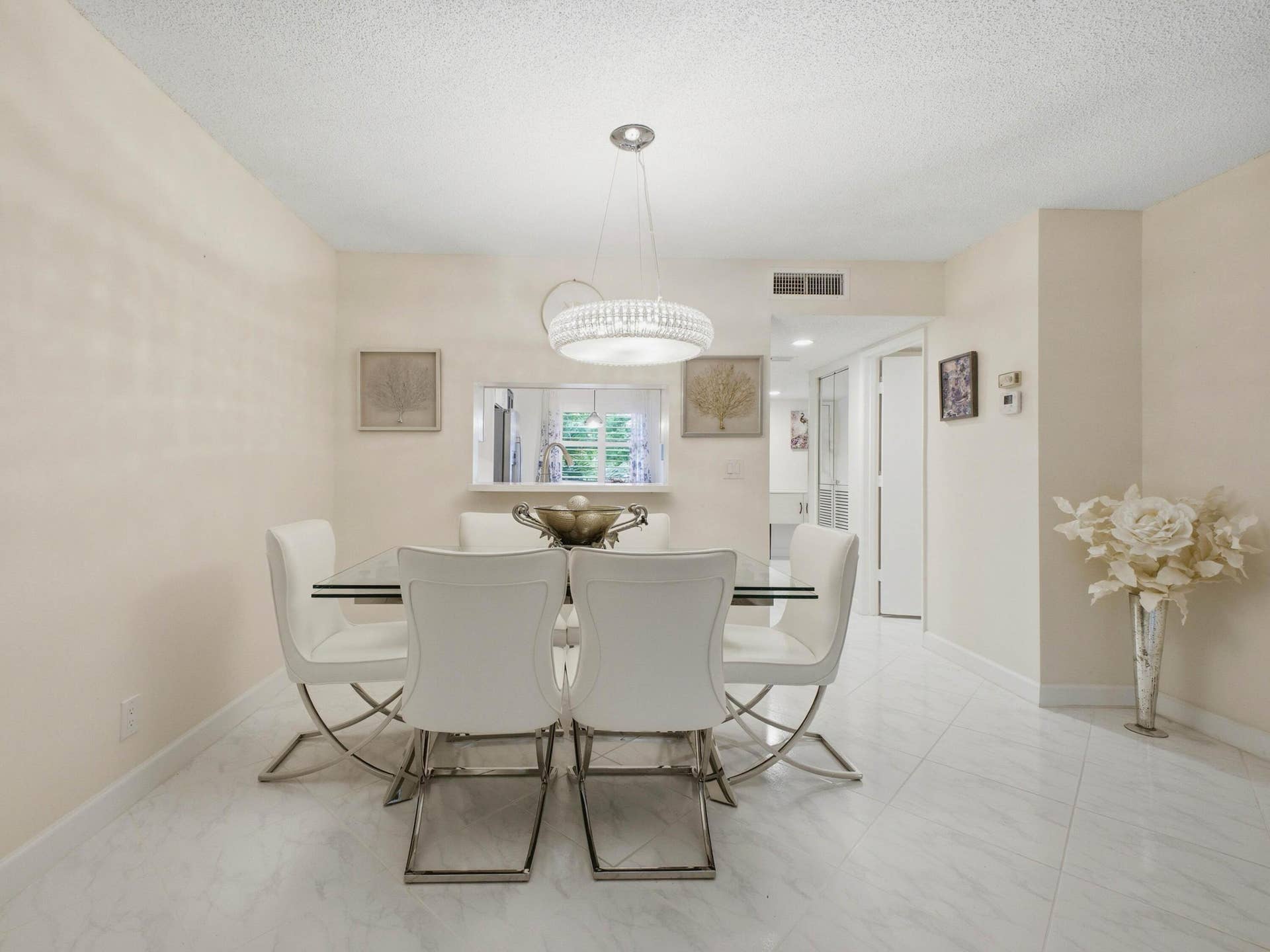 7280 Amberly Lane, #201, Delray Beach, FL 33446 Dining