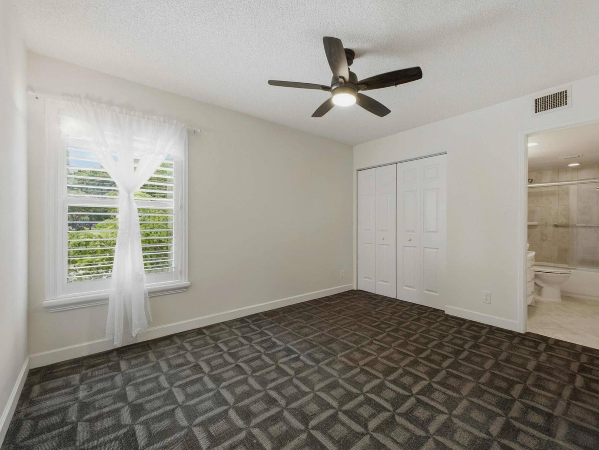 7280 Amberly Lane, #201, Delray Beach, FL 33446 Guest Bedroom Empty