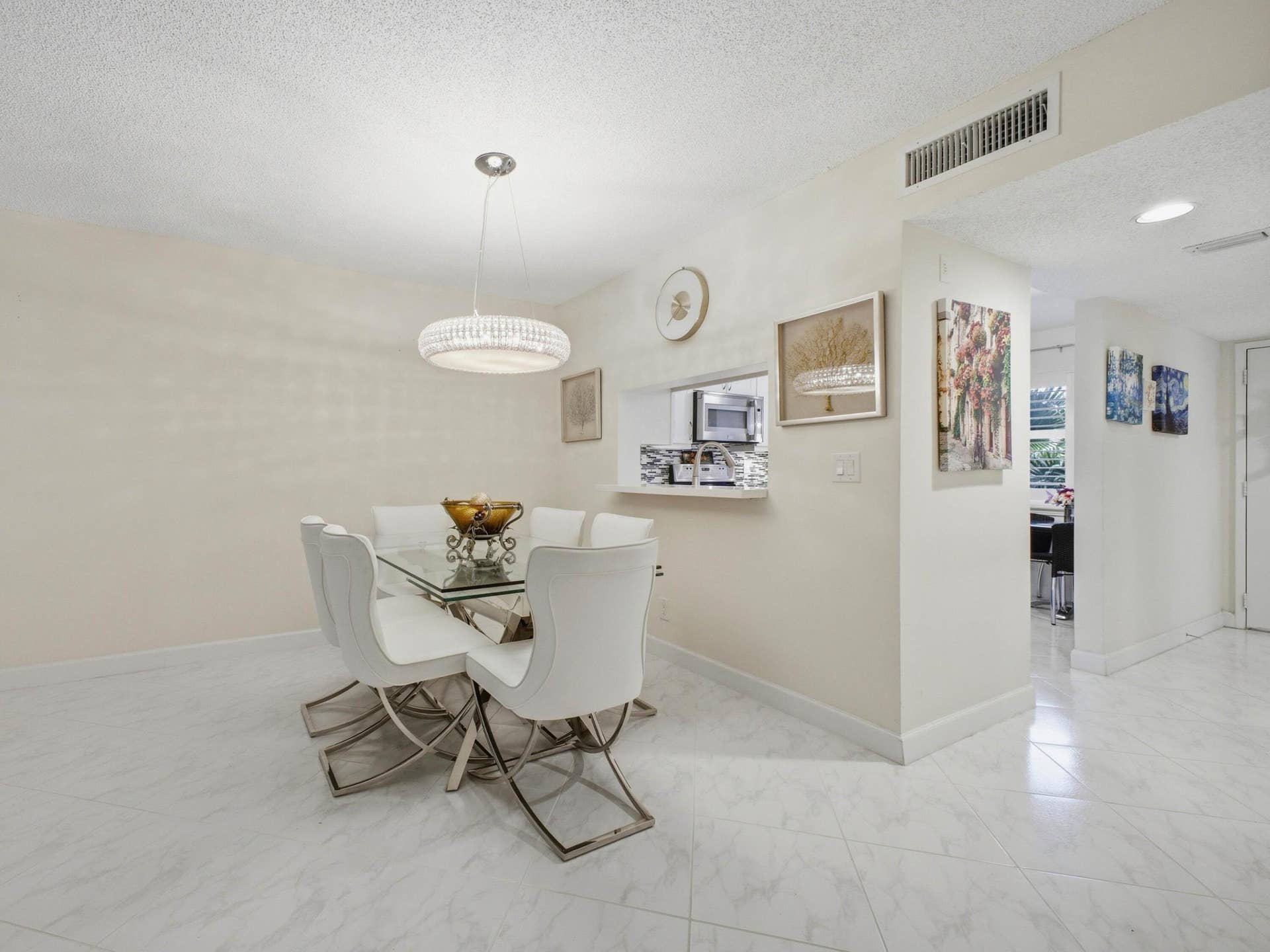7280 Amberly Lane, #201, Delray Beach, FL 33446 Dining