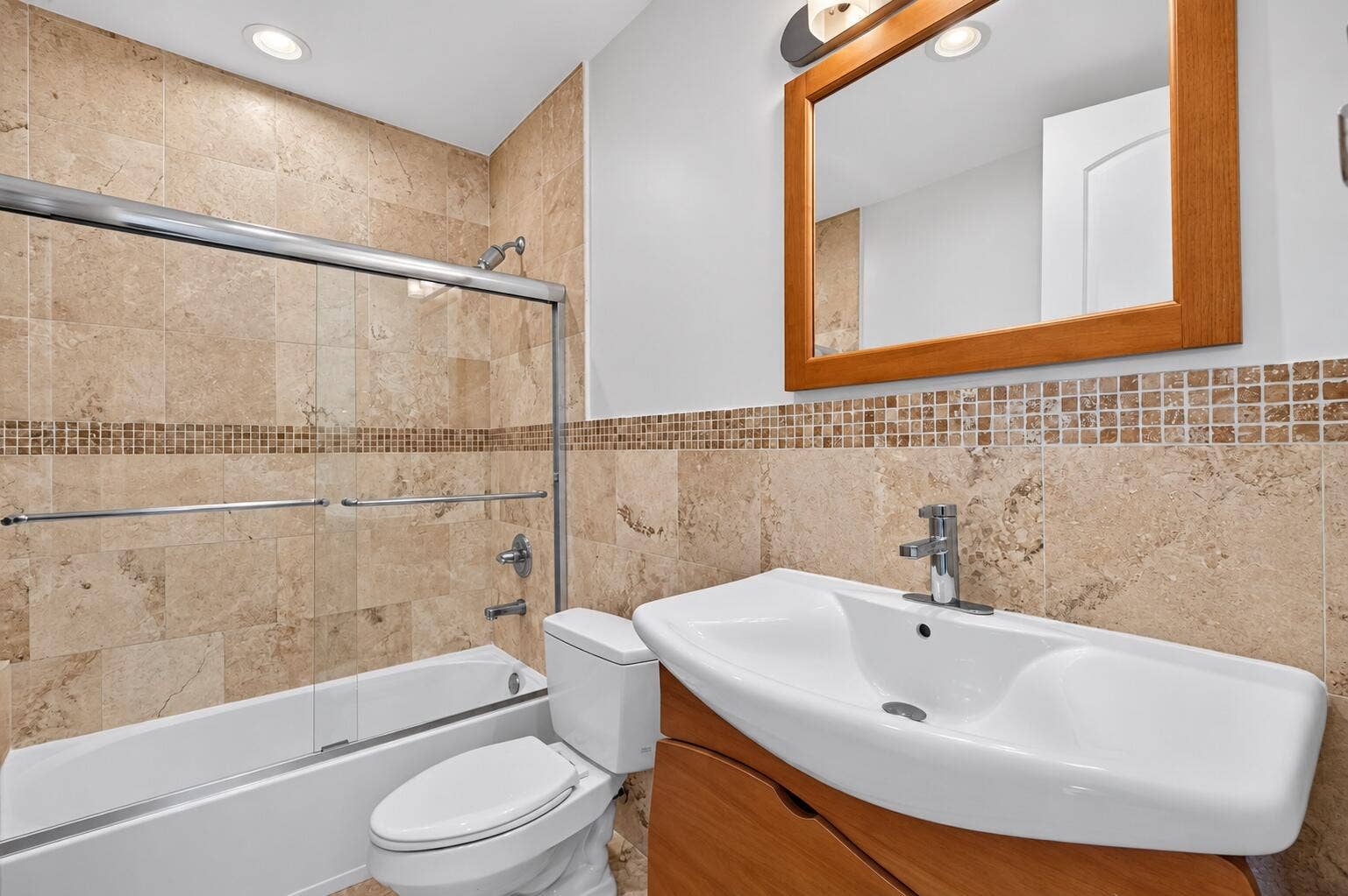 1090 NW North River Drive, #402, Miami, Miami, FL 33132 DSCF0124