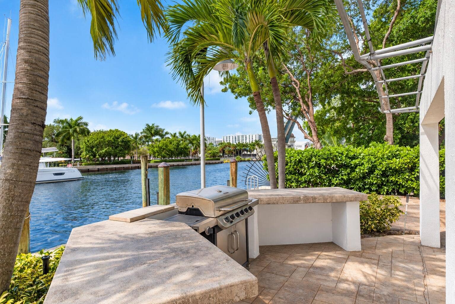 1090 NW North River Drive, #402, Miami, Miami, FL 33132 DSCF0178