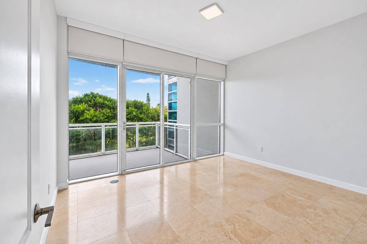 1090 NW North River Drive, #402, Miami, Miami, FL 33132 DSCF0112