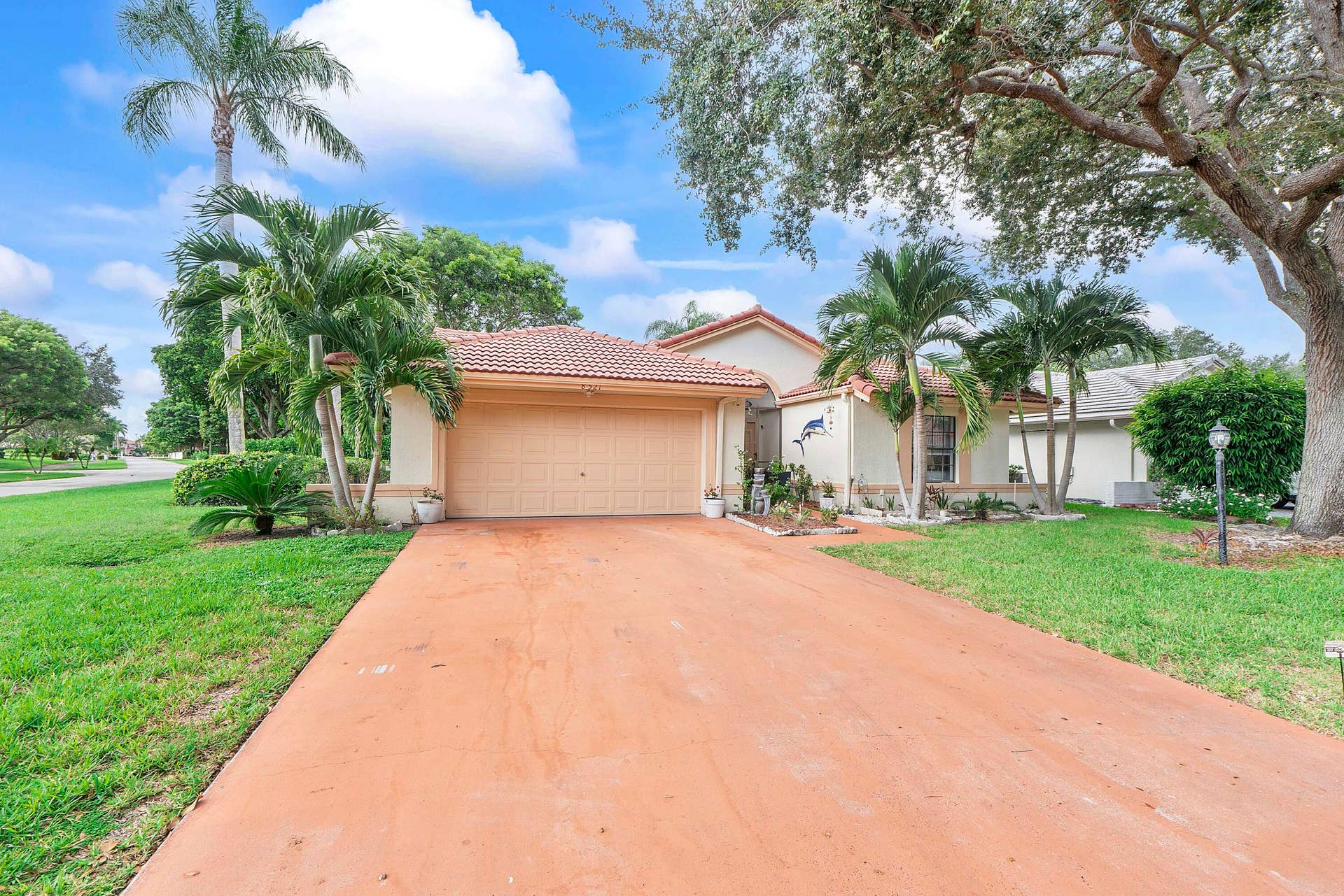 8521 Leeway Ln_001