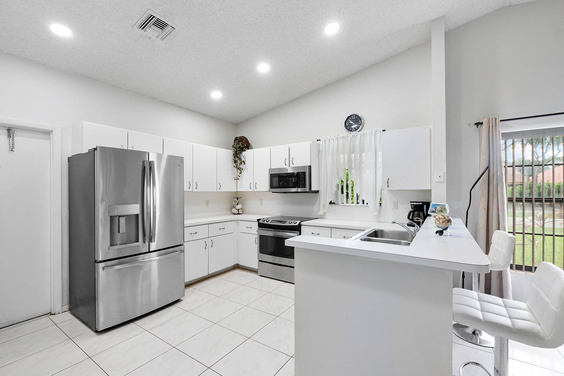 8521 Leeway Ln_022