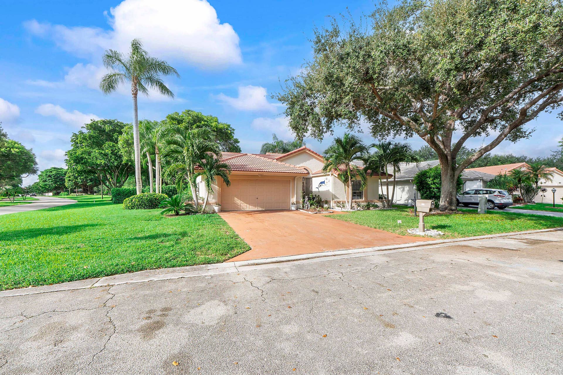 8521 Leeway Ln_004
