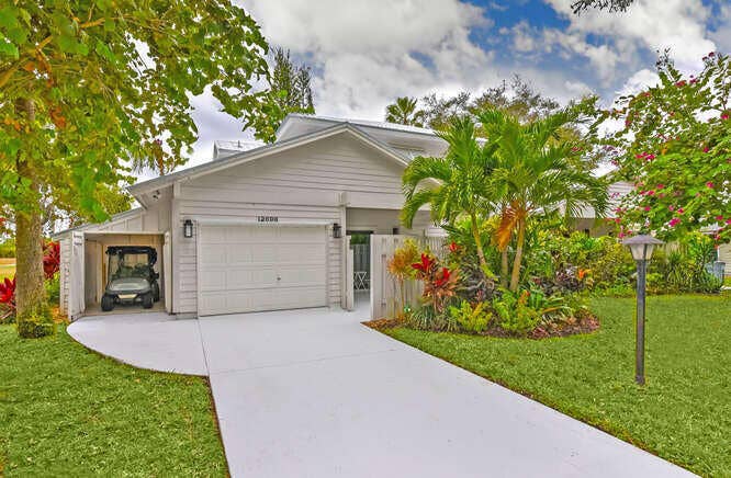 12698 SE CASCADES Court, Hobe Sound, FL 33455 12698 SE Cascades Ct Hobe-small-002-095-
