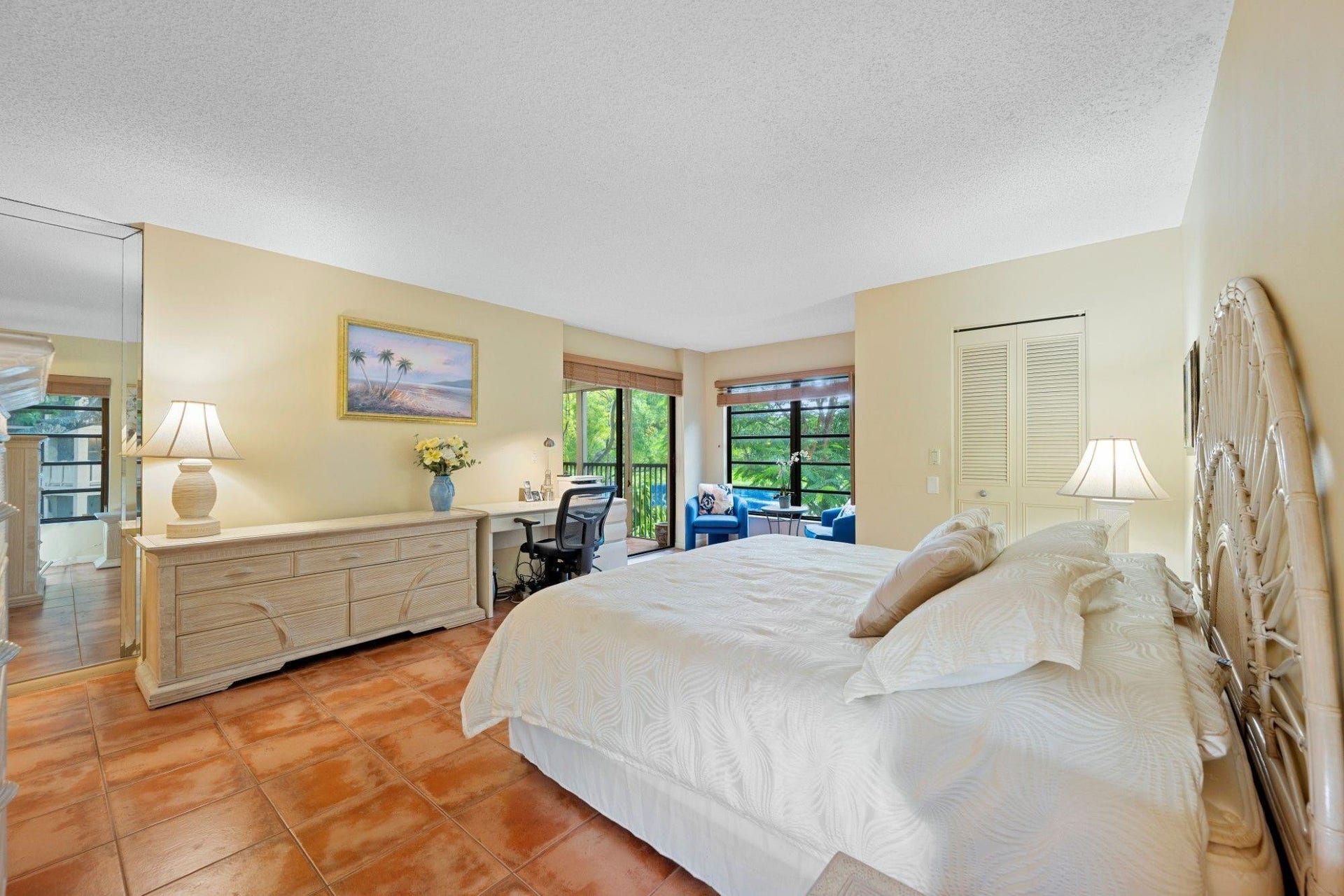 2206 S CYPRESS BEND Drive, #208, Pompano Beach, FL 33069 Photo 16
