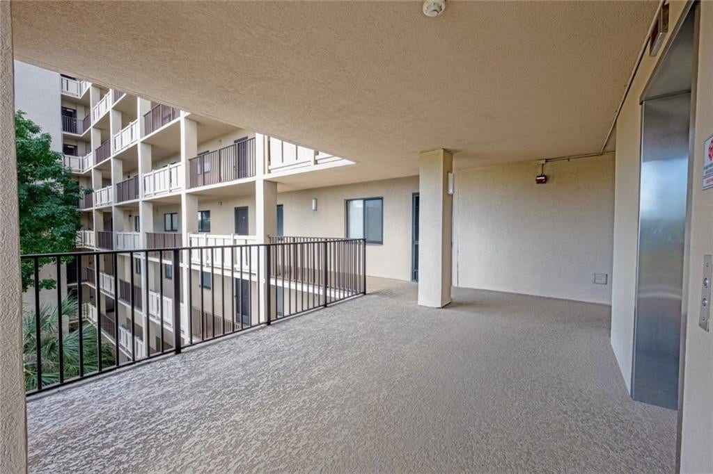 2206 S CYPRESS BEND Drive, #208, Pompano Beach, FL 33069 Photo 29