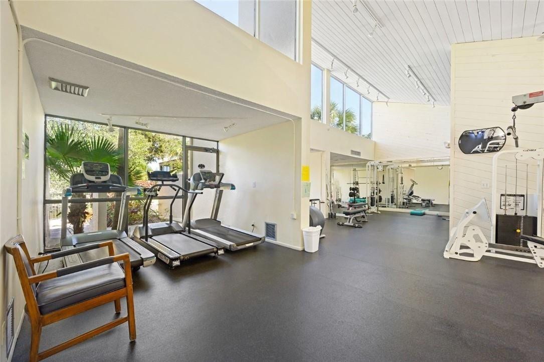 2206 S CYPRESS BEND Drive, #208, Pompano Beach, FL 33069 Photo 31