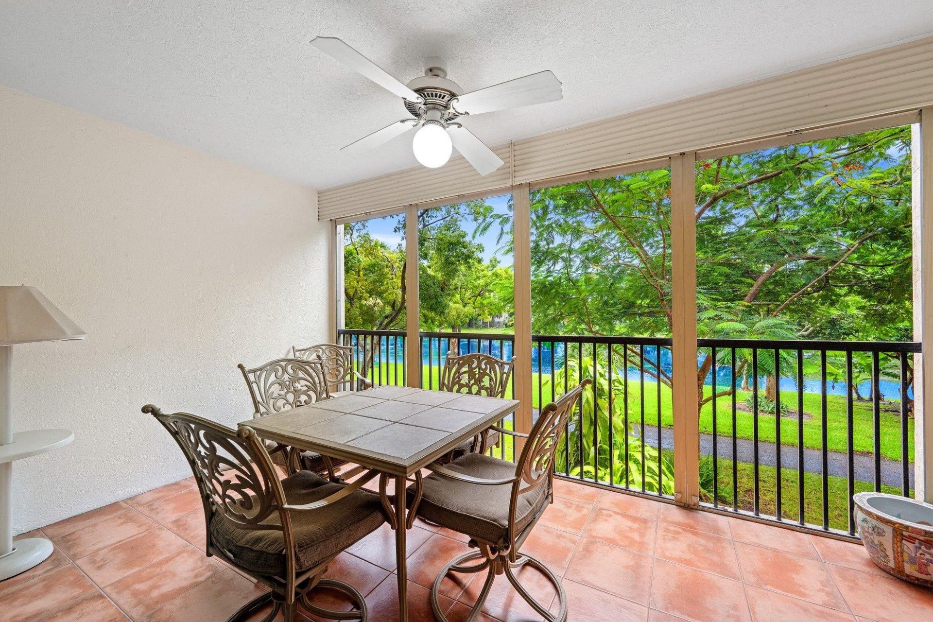 2206 S CYPRESS BEND Drive, #208, Pompano Beach, FL 33069 Photo 3