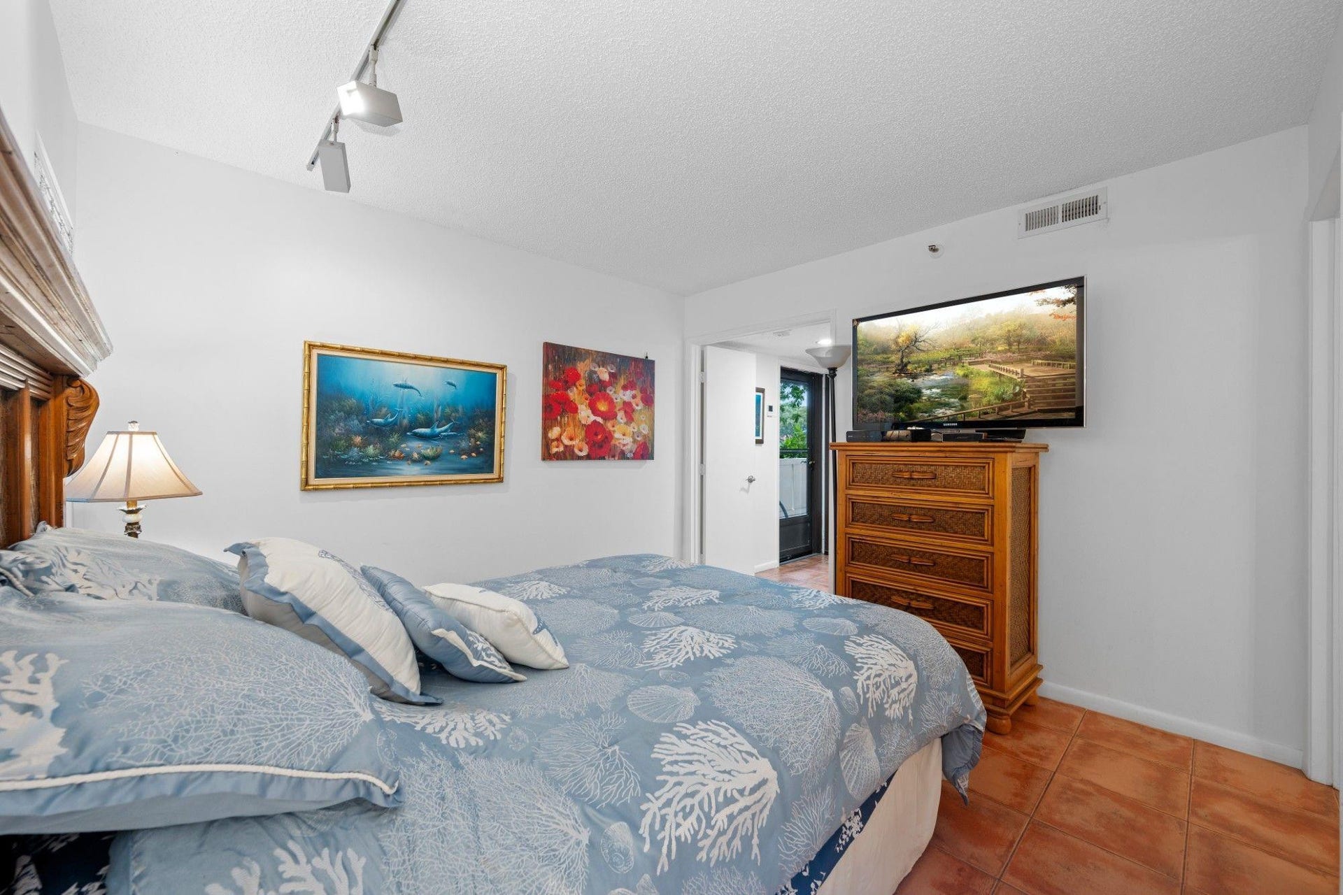 2206 S CYPRESS BEND Drive, #208, Pompano Beach, FL 33069 Photo 22