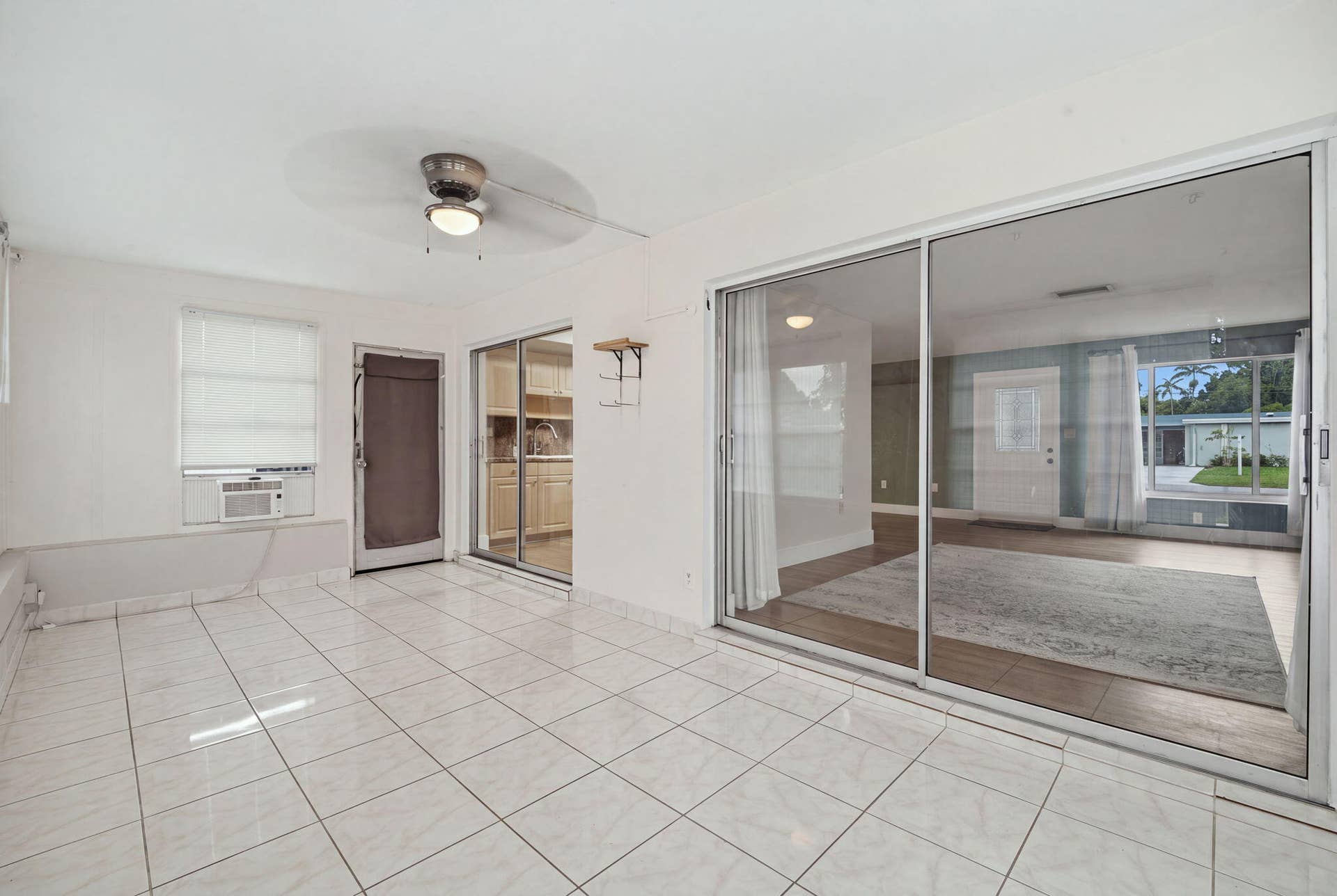 6420 NW 29th Street, Sunrise, FL 33313 18-web-or-mls-DSC04177_reedit_c57b07b0