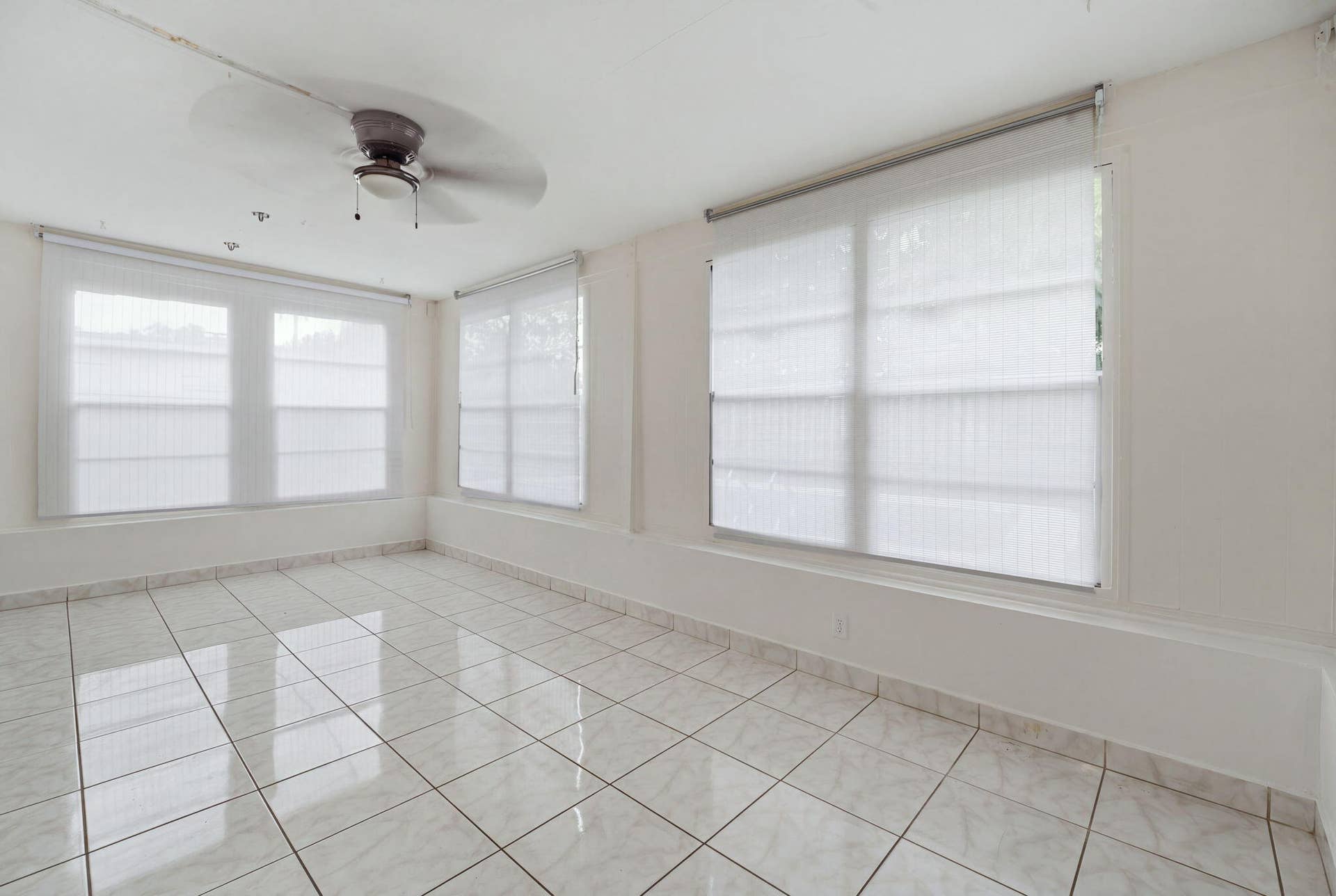 6420 NW 29th Street, Sunrise, FL 33313 16-web-or-mls-DSC04168_reedit_513b79cd