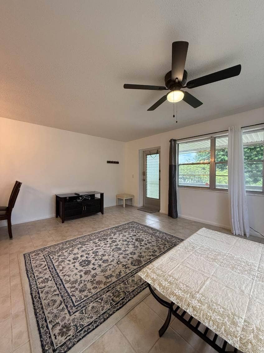 Spacious Living Roo