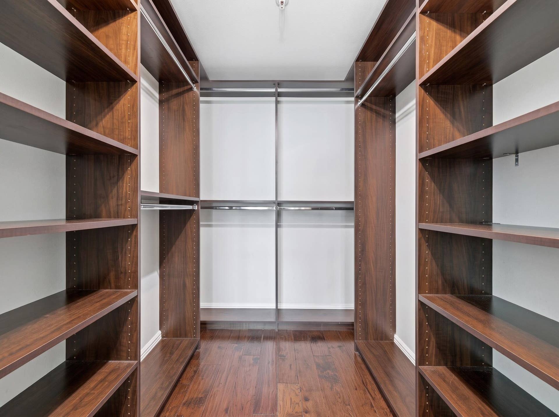 25_big closet