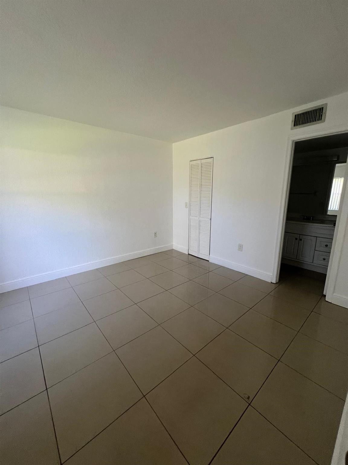 9165 NW 1ST Street, #102, Pembroke Pines, FL 33024 Photo 8