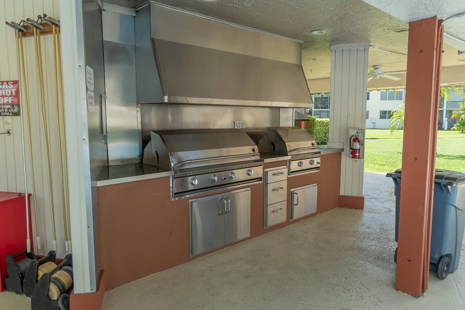 8970 S Hollybrook Boulevard, #308, Pembroke Pines, FL 33025 26. BBQ Area