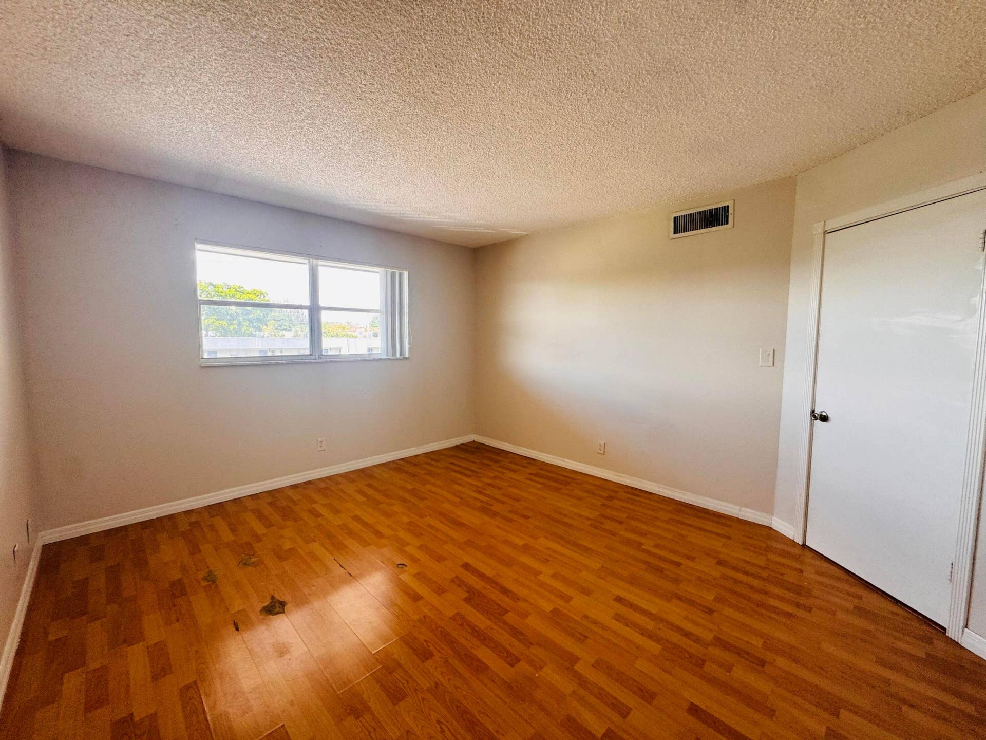 8020 N COLONY Circle N, #302, Tamarac, Tamarac, FL 33321 Foto 10-17-26, 1 02 41 pm