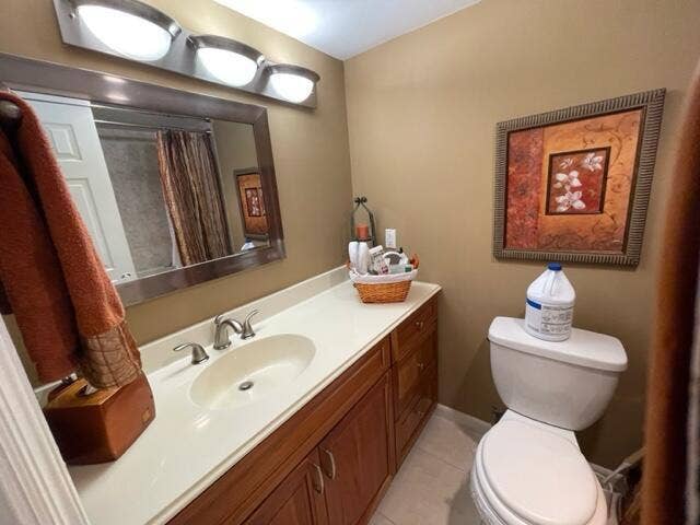 22 COLONIAL CLUB Drive, #103, Boynton Beach, FL 33435 Master Bath