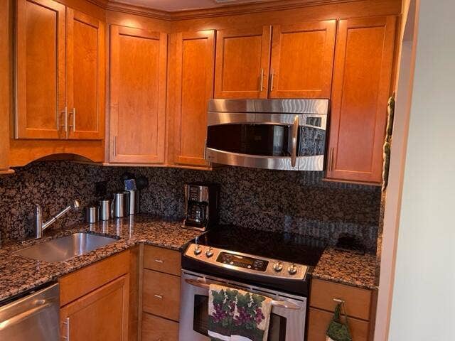 22 COLONIAL CLUB Drive, #103, Boynton Beach, FL 33435 Kitchen