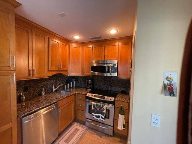 22 COLONIAL CLUB Drive, #103, Boynton Beach, FL 33435 Kitchen