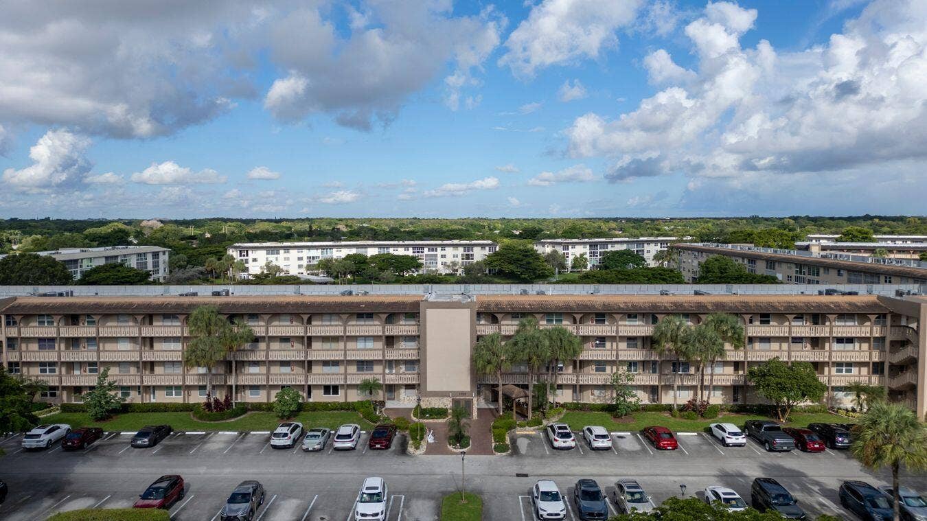 1703 Andros Isle, #J1, Coconut Creek, FL 33066 ct-Pb31Q