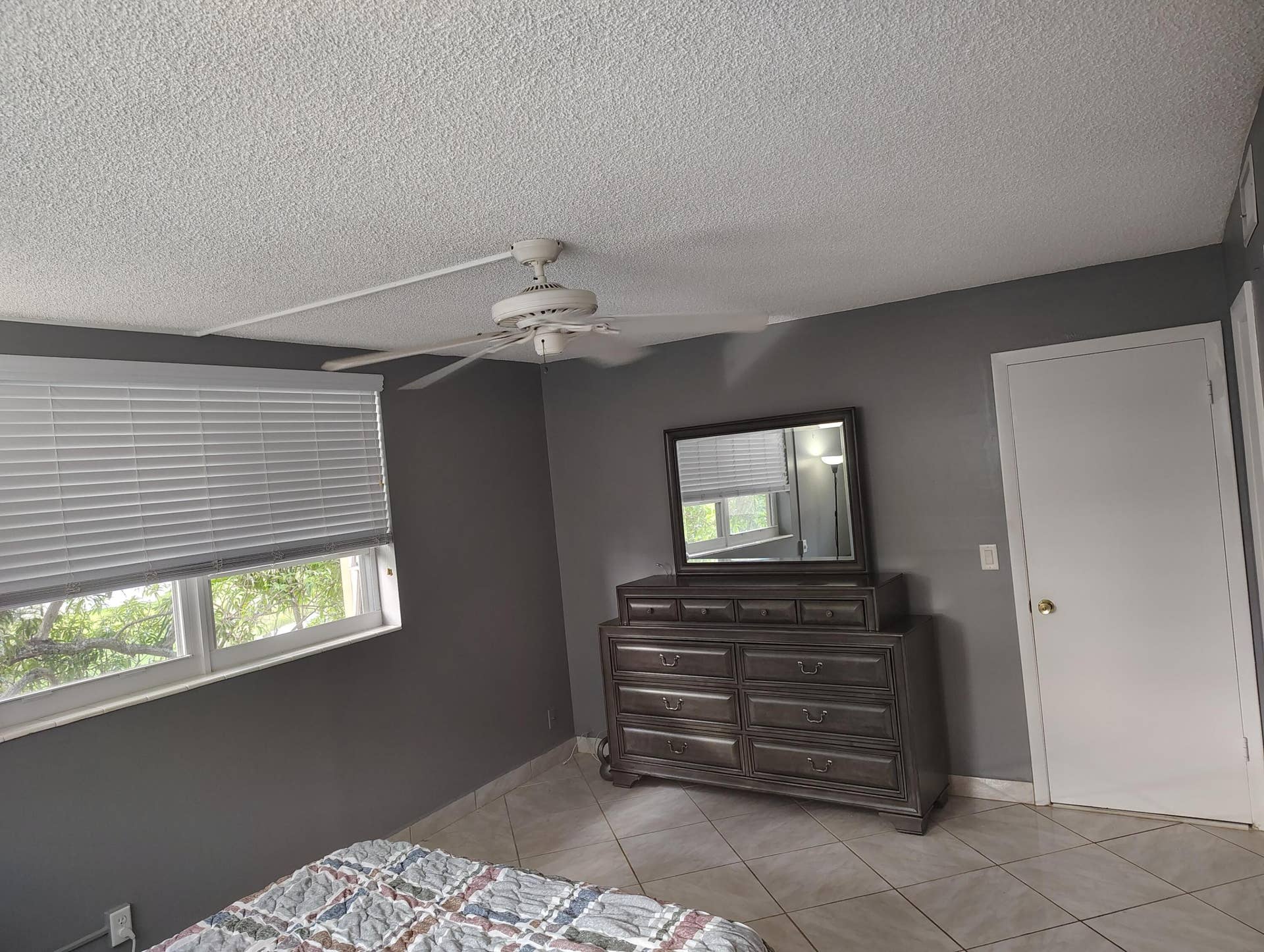 Mast bedroom facing door