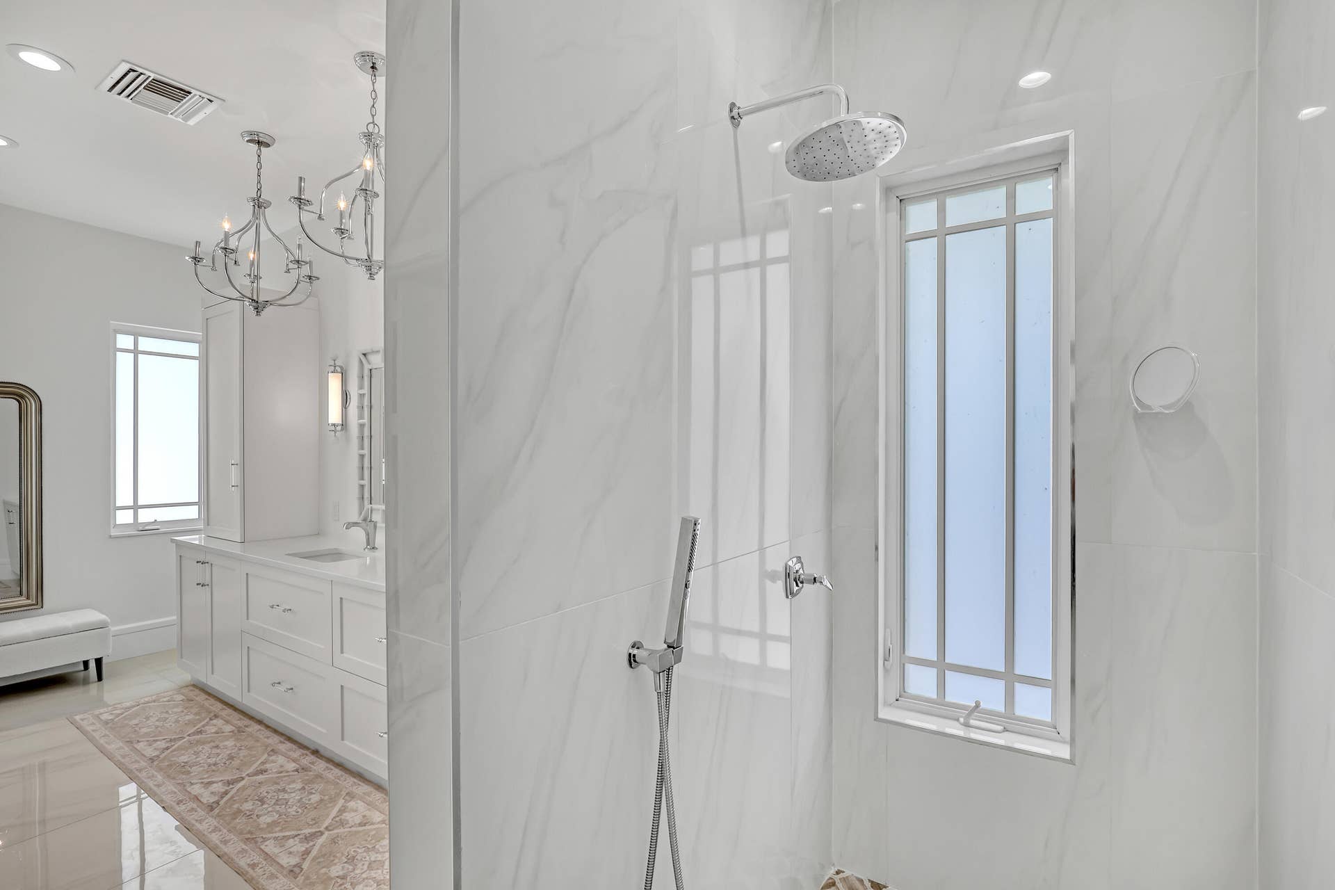 UPSTAIRS MASTER BATH