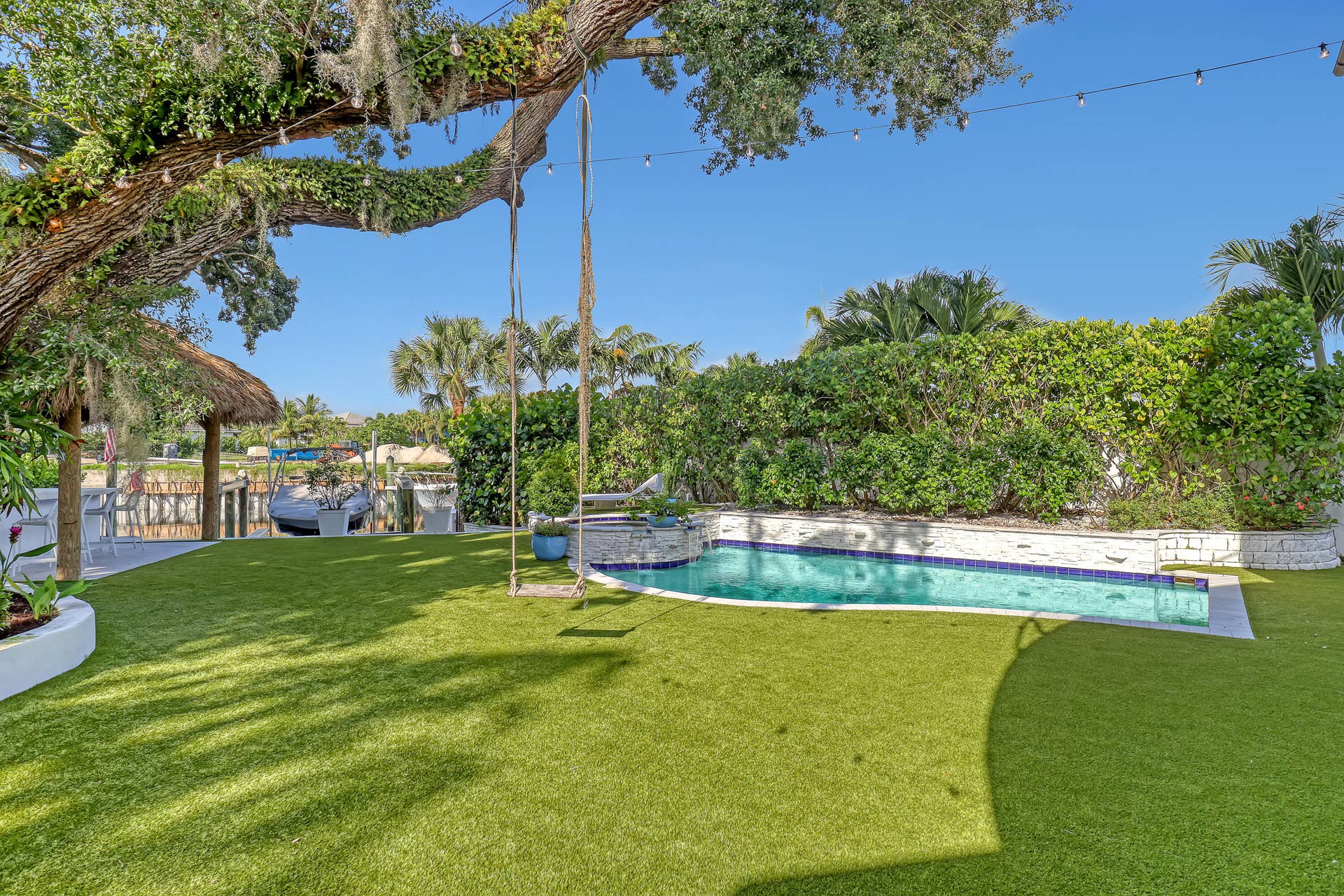 2338 Flamingo (88)