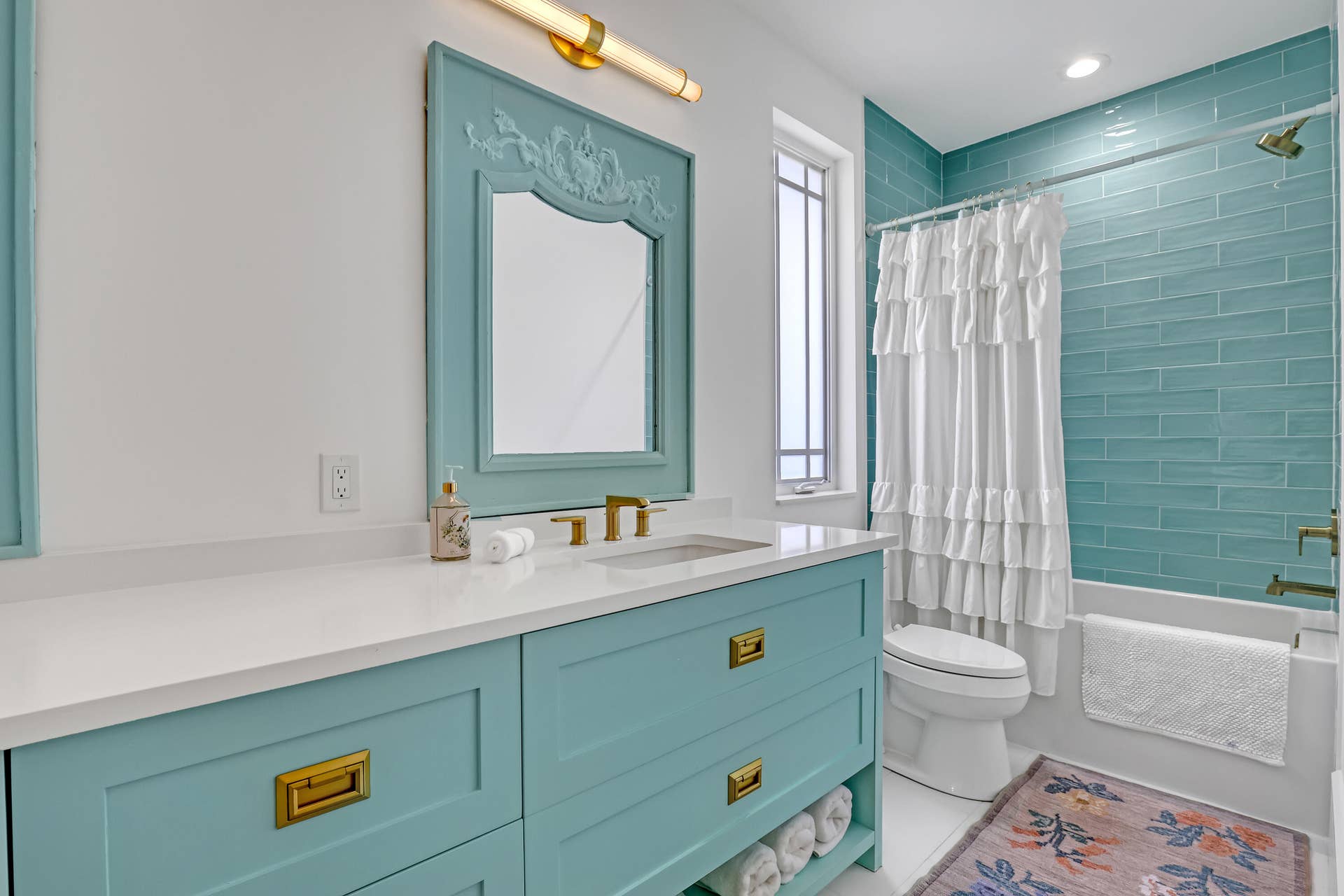 DOWNSTAIRS BEDROOM ENSUITE 2