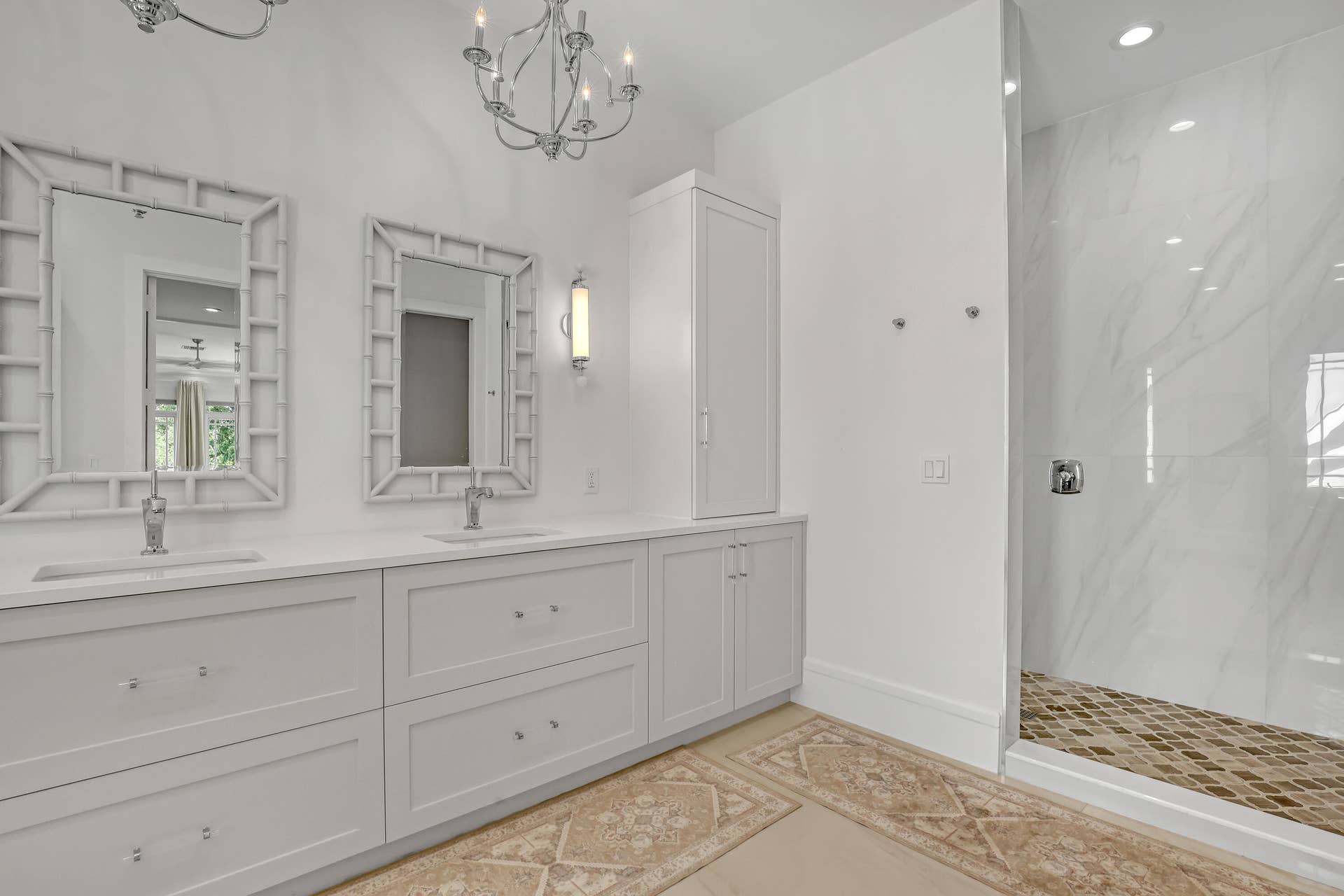UPSTAIRS MASTER BATH
