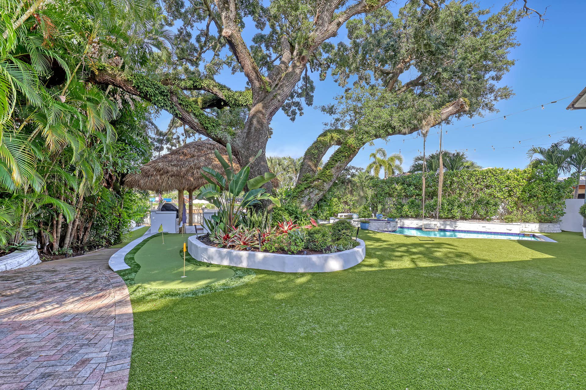 2338 Flamingo (87)