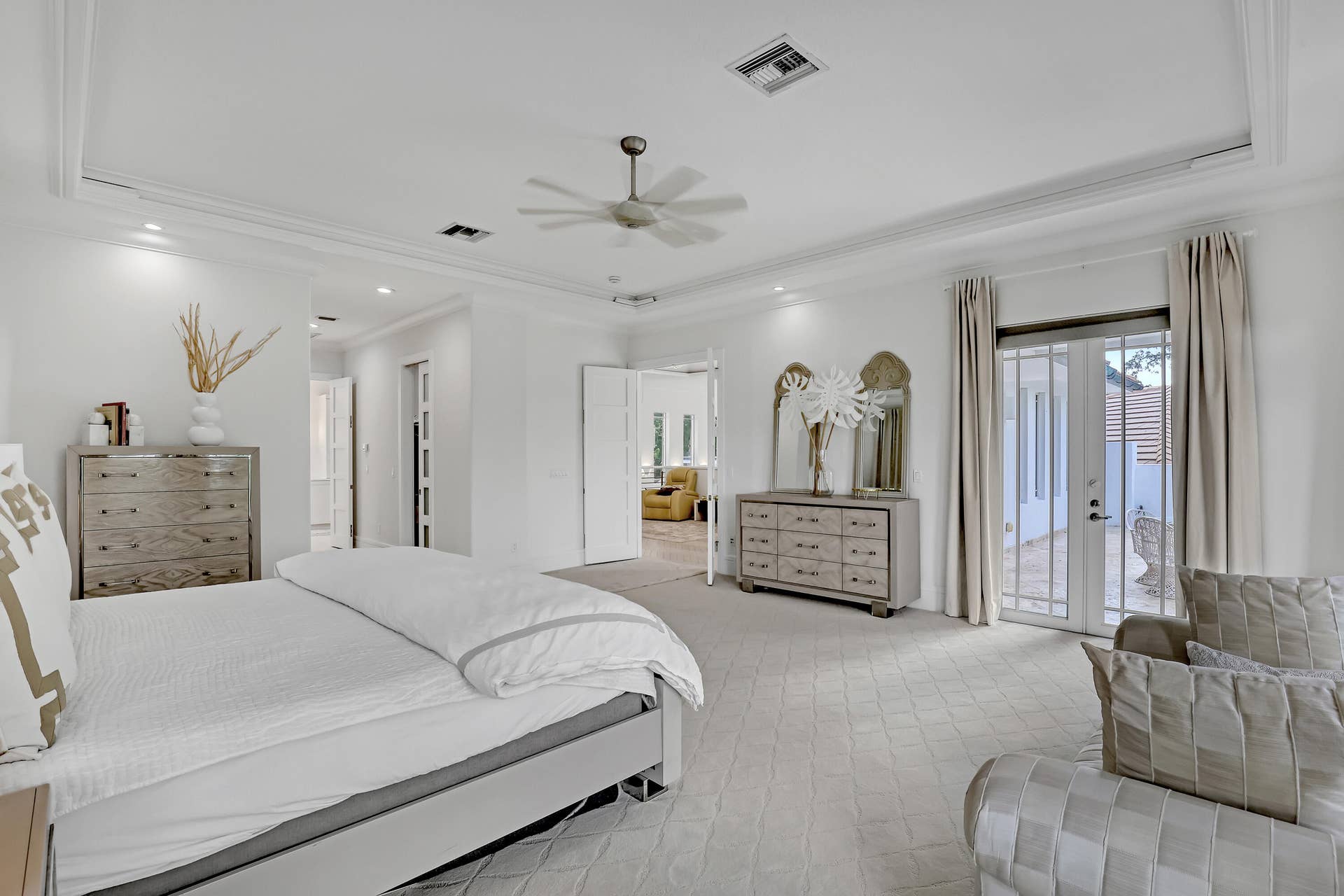 UPSTAIRS MASTER
