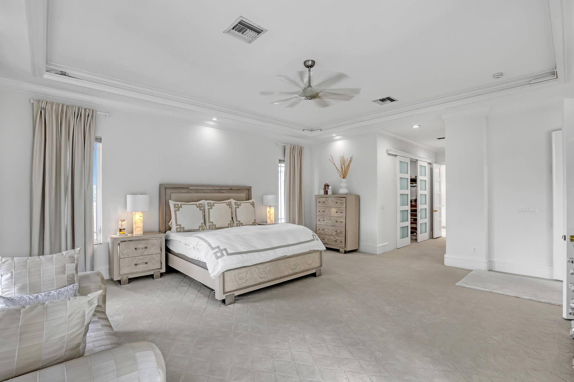 UPSTAIRS MASTER