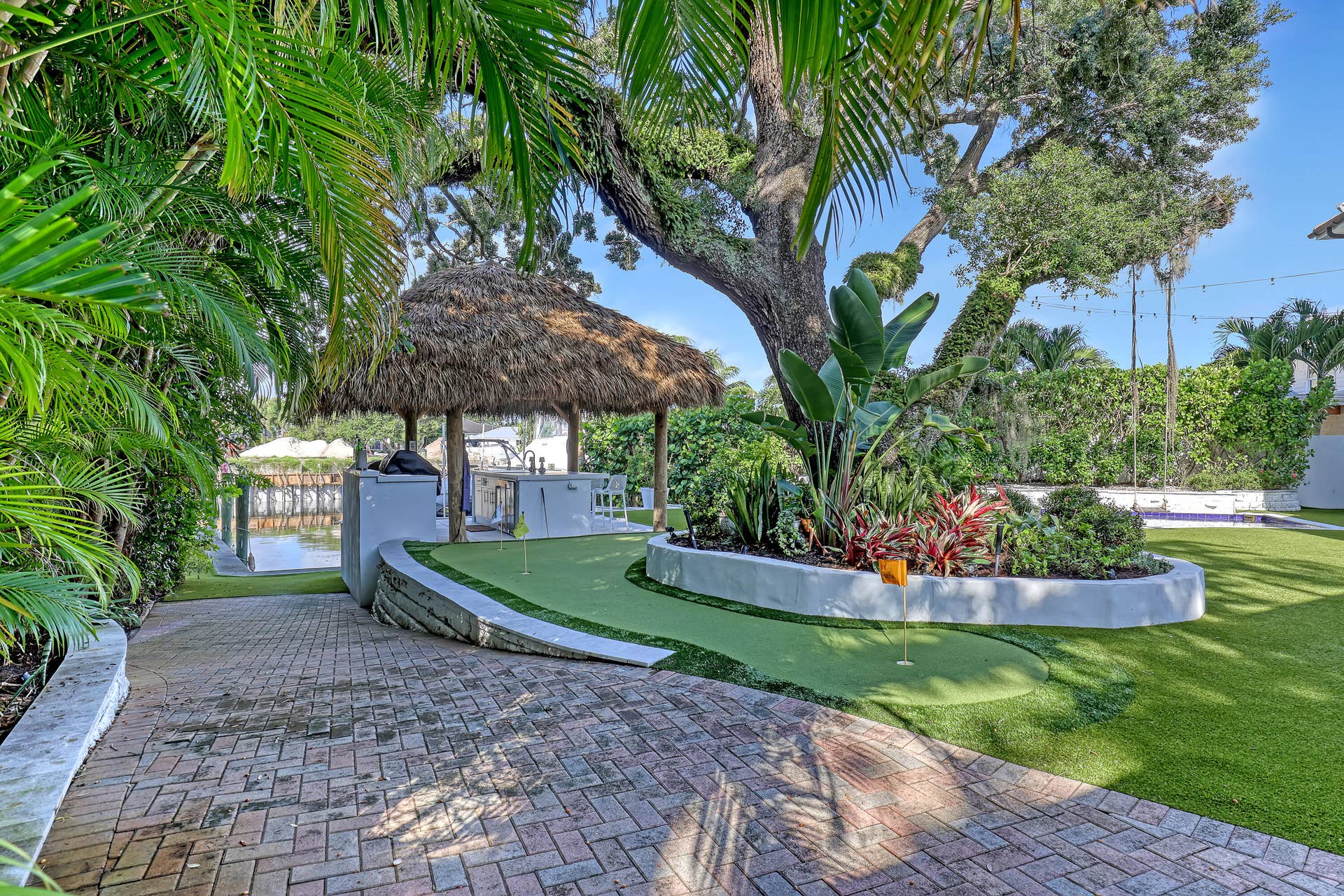 2338 Flamingo (95)