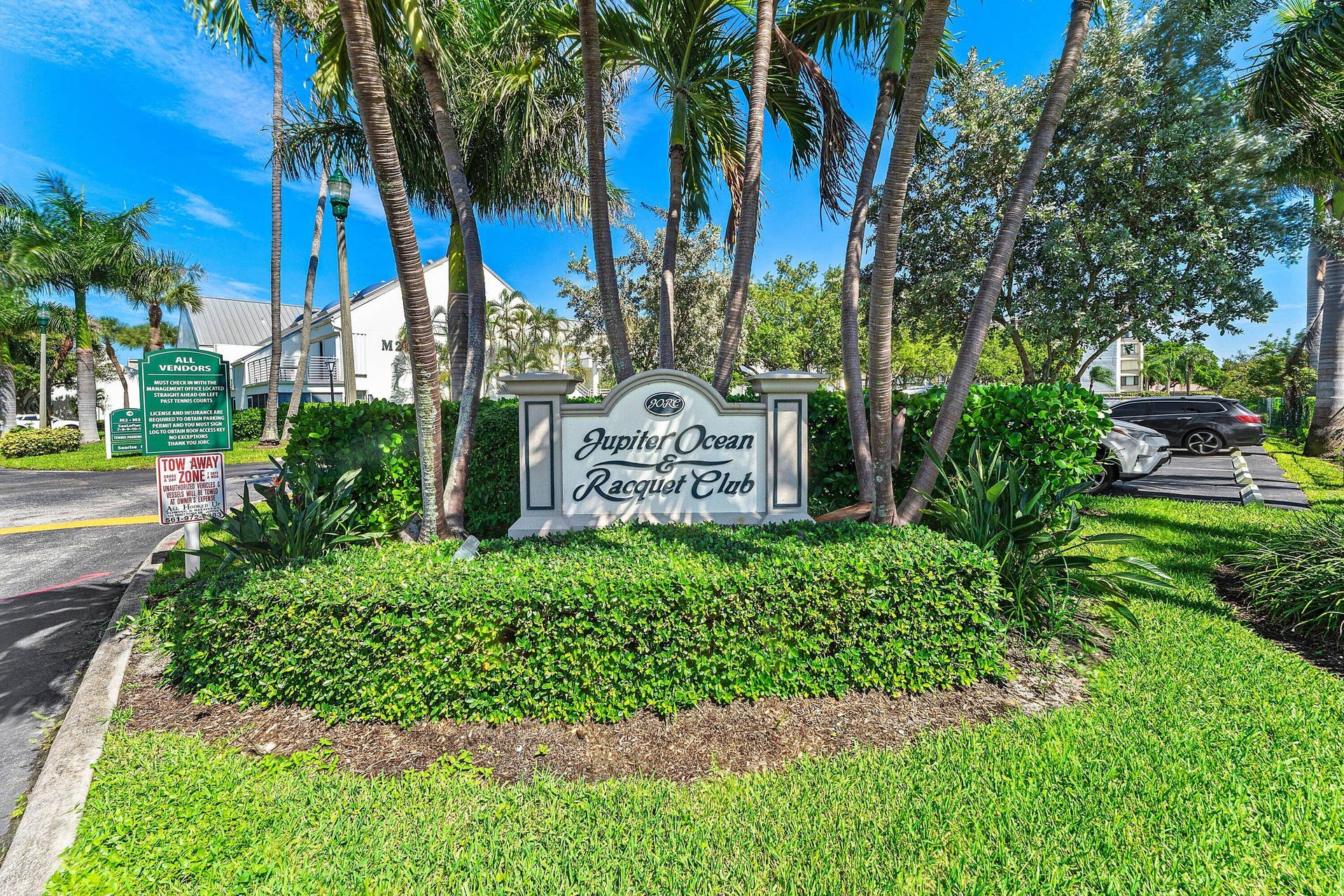 028-1605SouthUSHighway1-404M1-Jupiter-FL