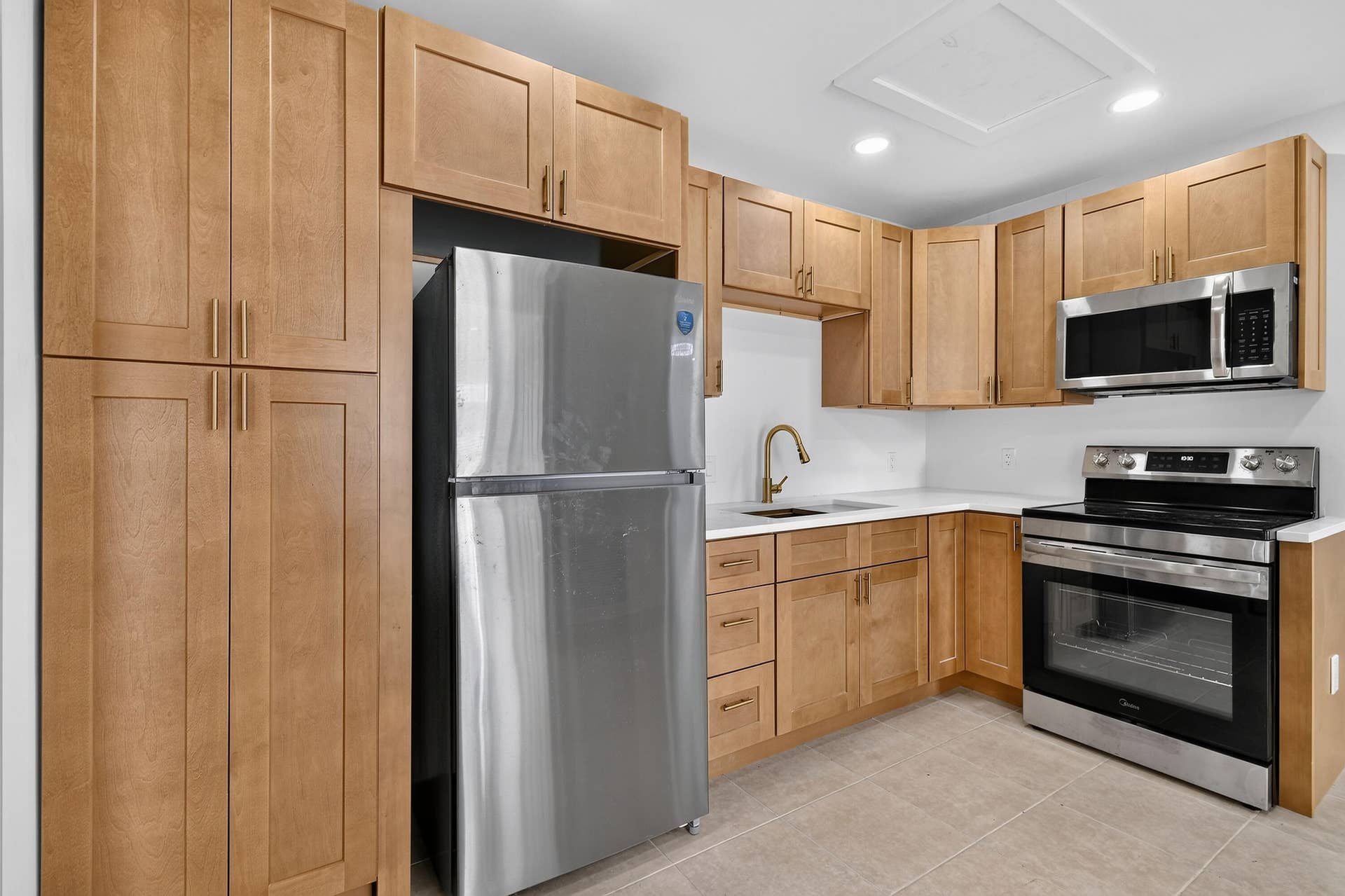 5419SpruceAve(6)