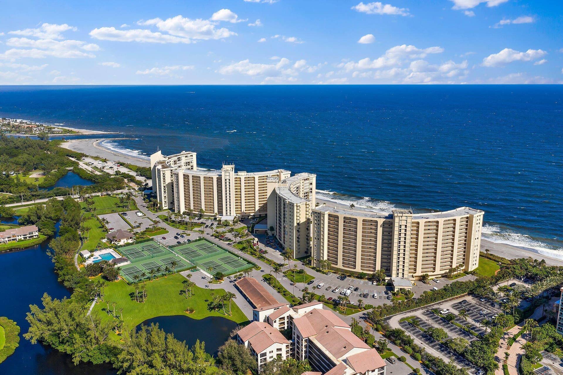 047-100OceanTrailWay609-Jupiter-FL-SMALL
