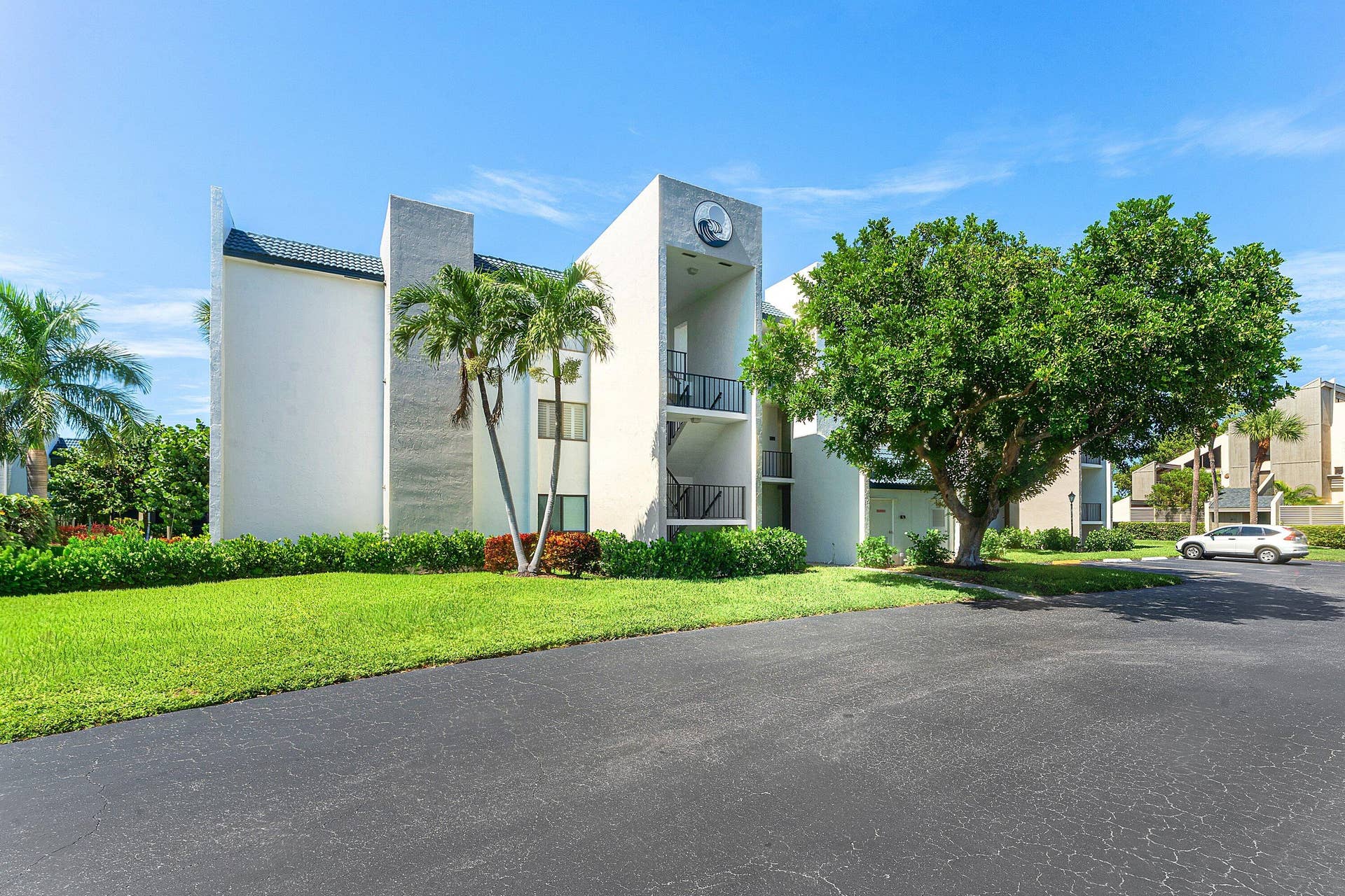001-1605SouthUSHighway1-301V6-Jupiter-FL