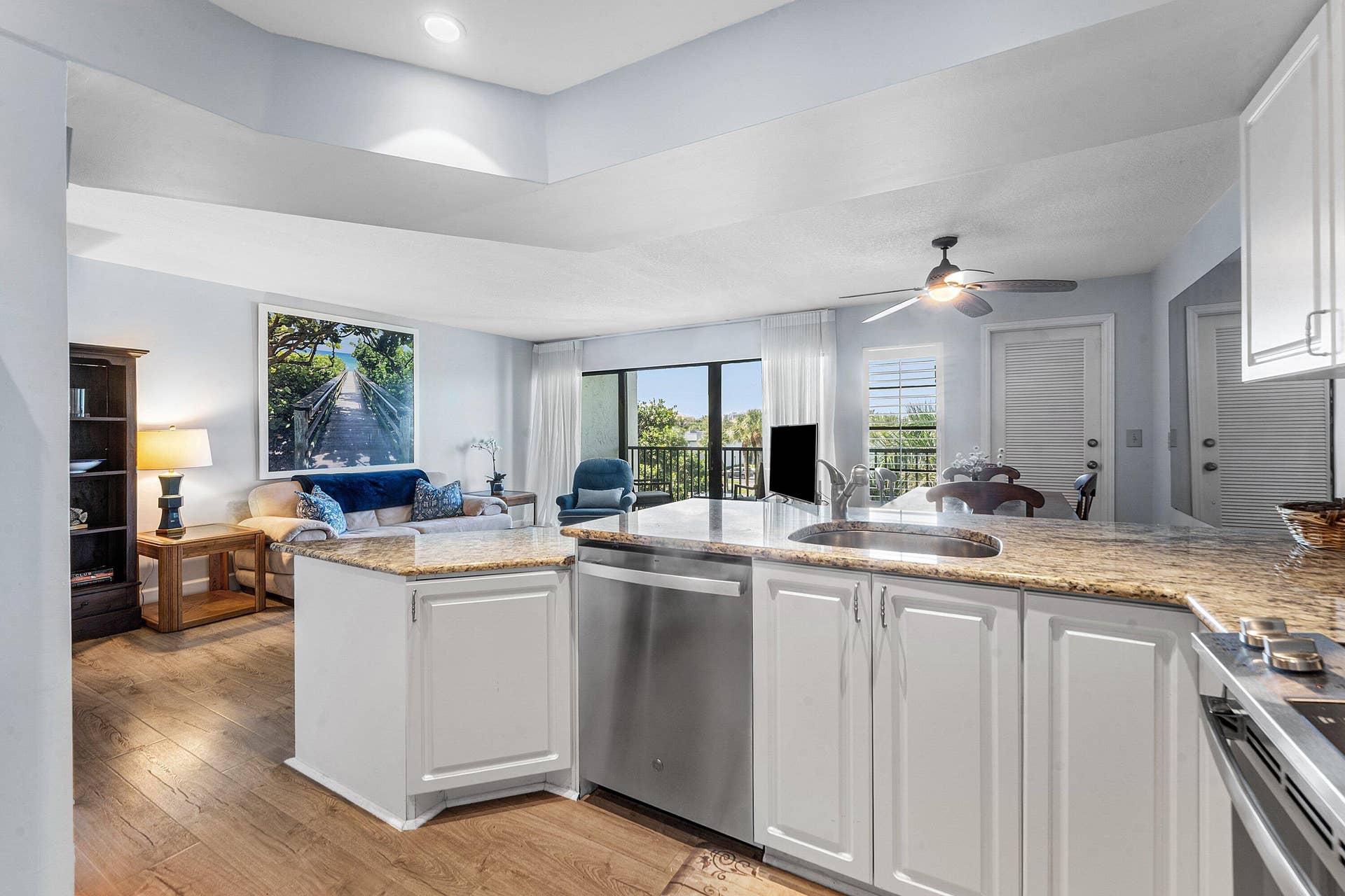 010-1605SouthUSHighway1-301V6-Jupiter-FL