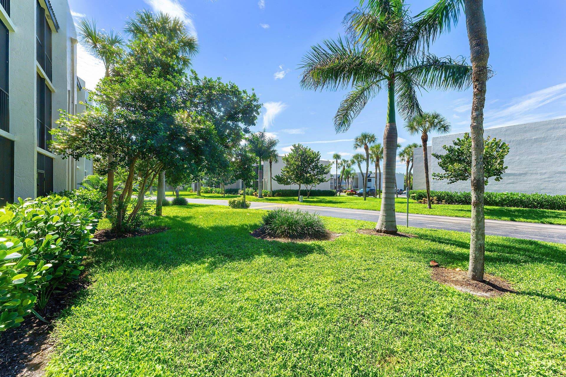 023-1605SouthUSHighway1-301V6-Jupiter-FL