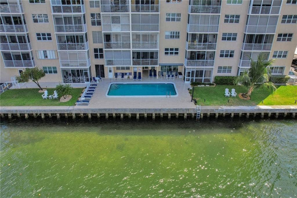 303 N Riverside Drive, #PH4, Pompano Beach, FL 33062 Pool Area
